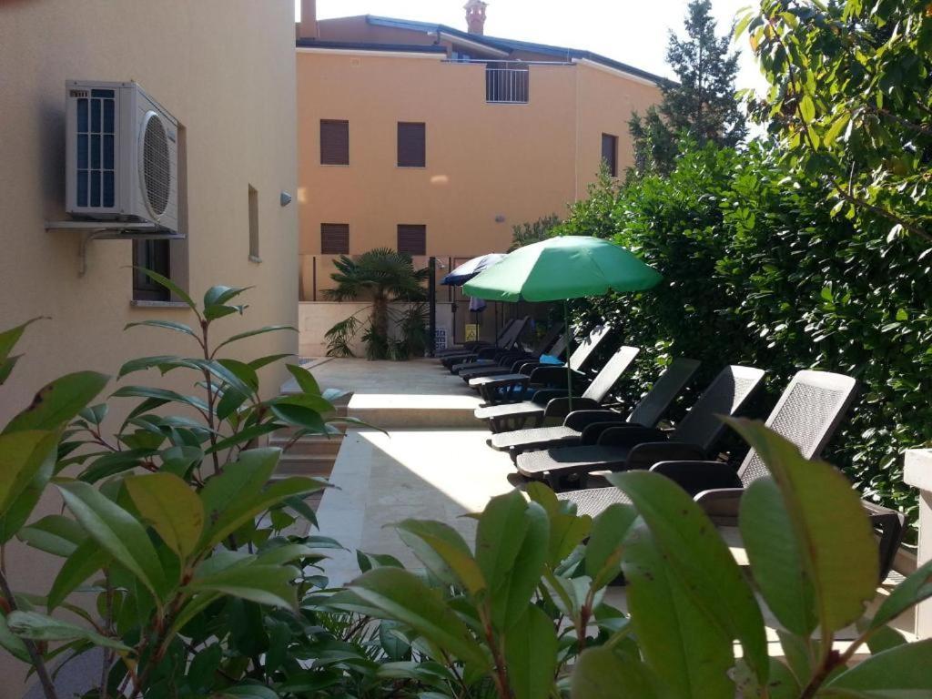 Villa Patricija-Apartmani Porec Bagian luar foto